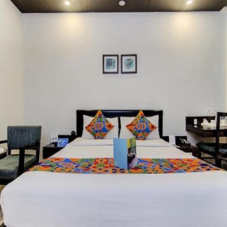 Hotel Rockland Panchsheel Enclave New Delhi Ngoại thất bức ảnh