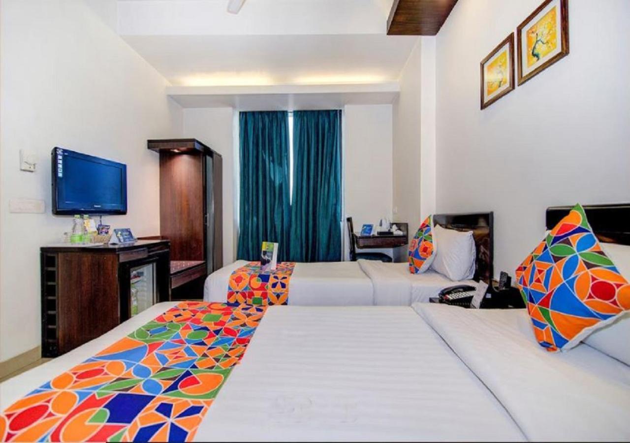Hotel Rockland Panchsheel Enclave New Delhi Ngoại thất bức ảnh