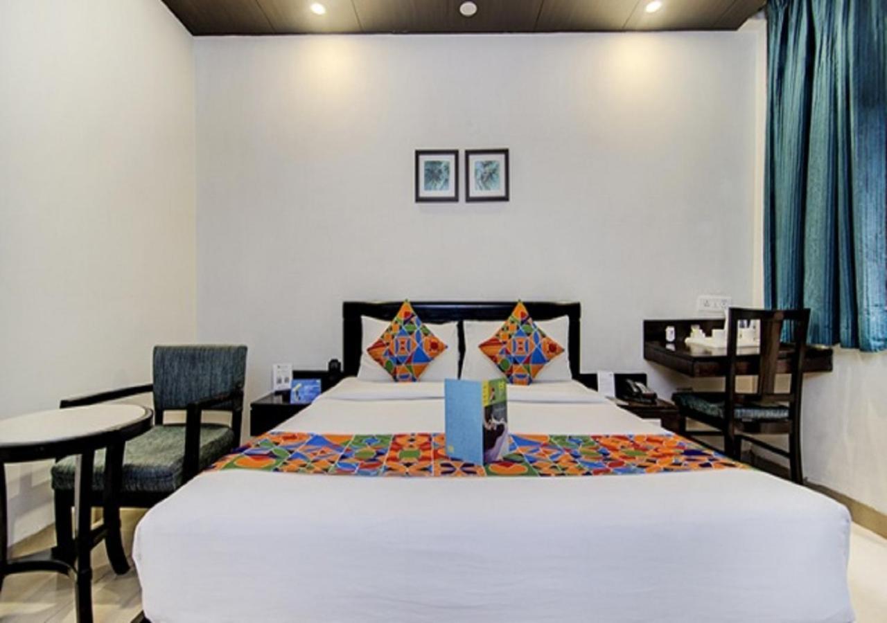 Hotel Rockland Panchsheel Enclave New Delhi Ngoại thất bức ảnh